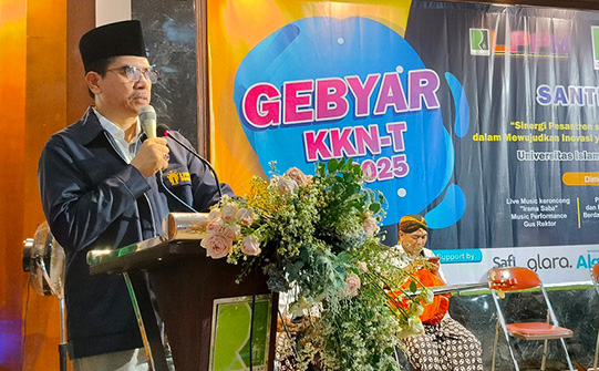 SEMARAK SANTRINOVA, GUS REKTOR INGATKAN PERAN DAN TANGGUNGJAWAB UNIRA PADA PESANTREN