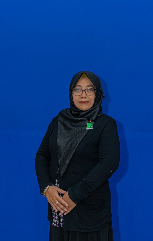 Dwi Nirnia Ari Cahyani, M.P.